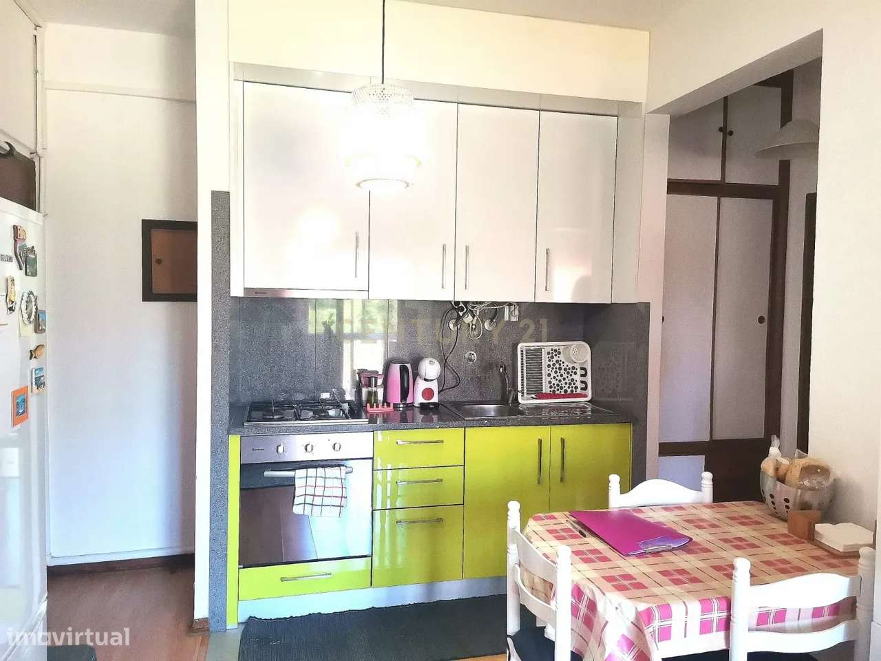 Apartamento T1 c/ garagem- Bairro de Celas - Grande imagem: 3/19