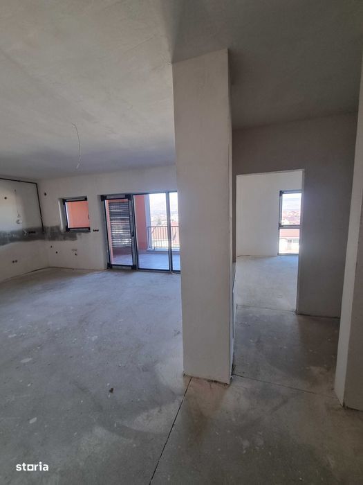 Apartament de 3 camere, semifinisat, 75 mp, garaj, Subcetate