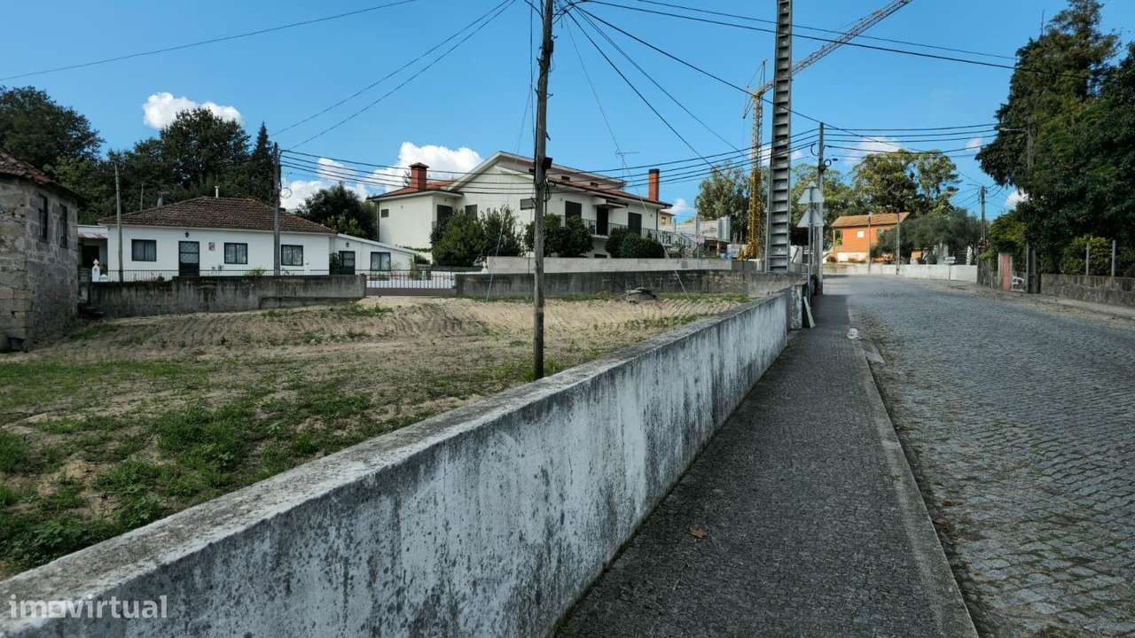 Moradia para recuperação + terreno com 1089m2 com viabilidade de const-21