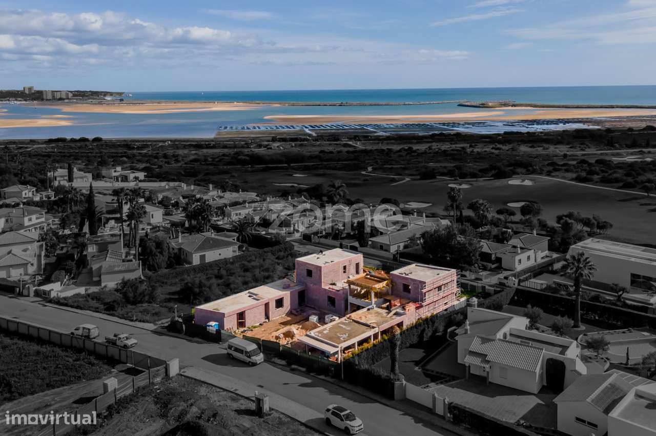 Moradia de Luxo T5, Vale da Lama, Lagos - Grande imagem: 2/31