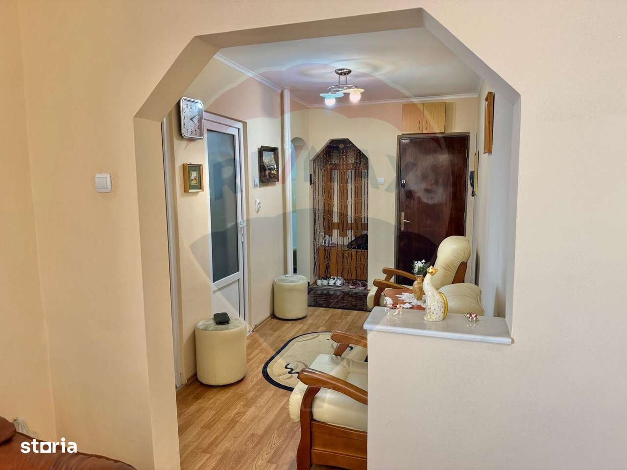 De vânzare apartament cu 2 camere, zona Decebal, str. Sovata-3