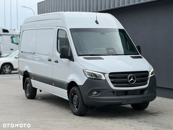 Mercedes-Benz Sprinter - 2