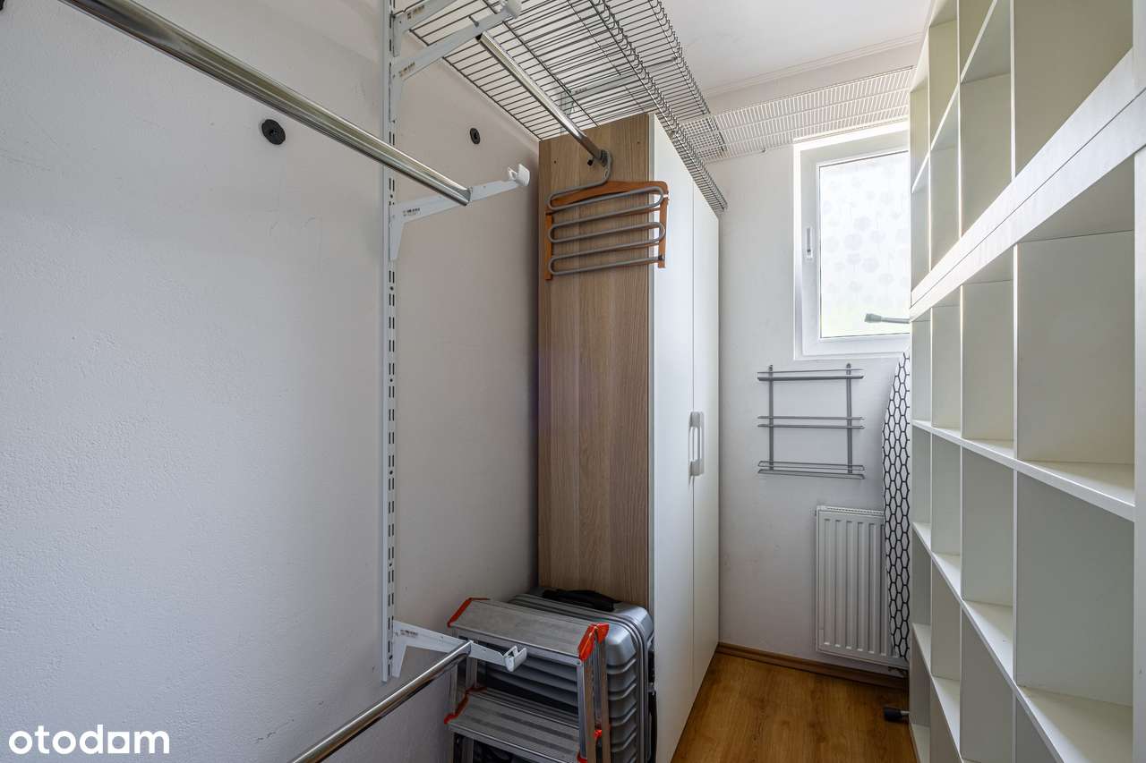 Komfortowy dom z ogrodem i niezależnym garażem-14