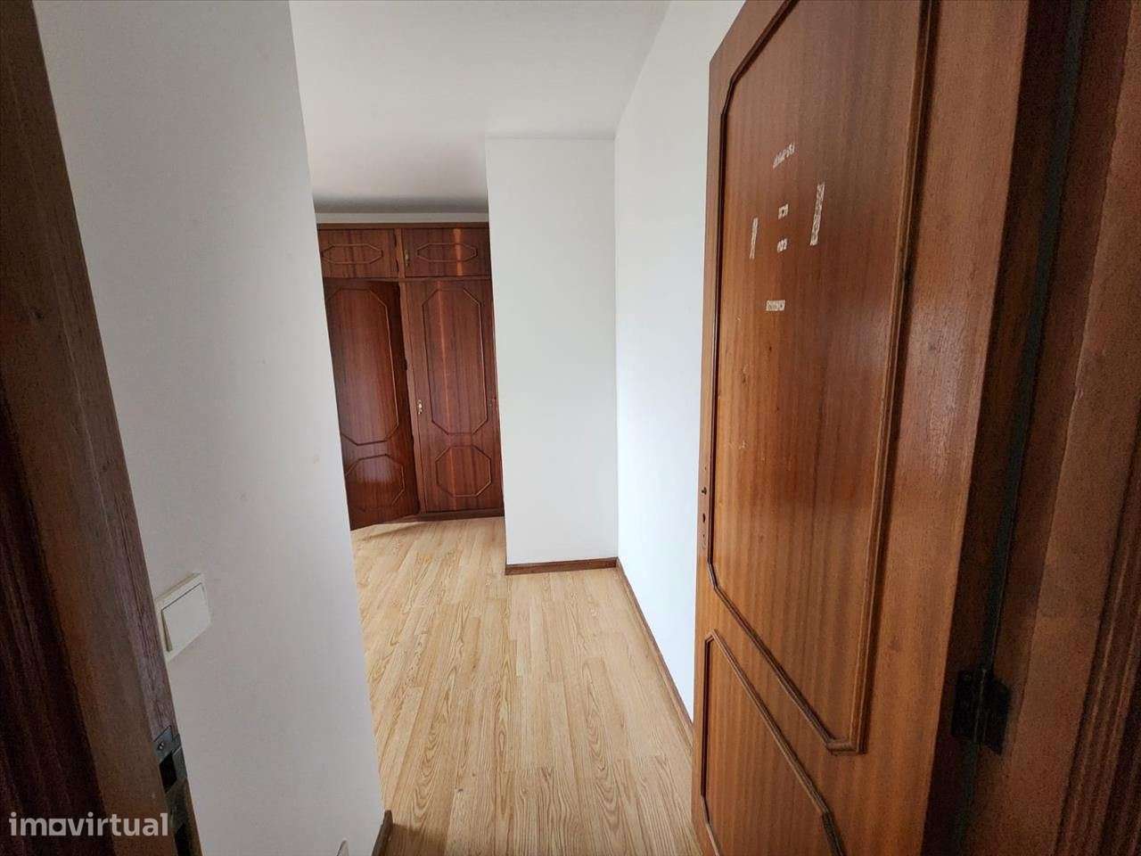 Apartamento T2 situado em Vilar do Paraíso,-7