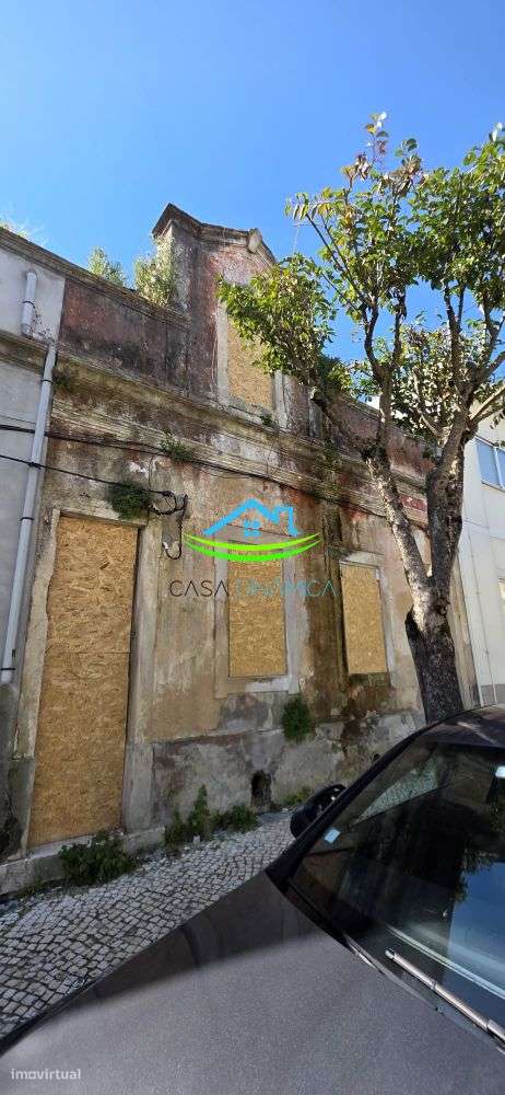 Moradia para recuperar com projeto para  T4 em Banda com 3 Suítes - C - Grande imagem: 4/54