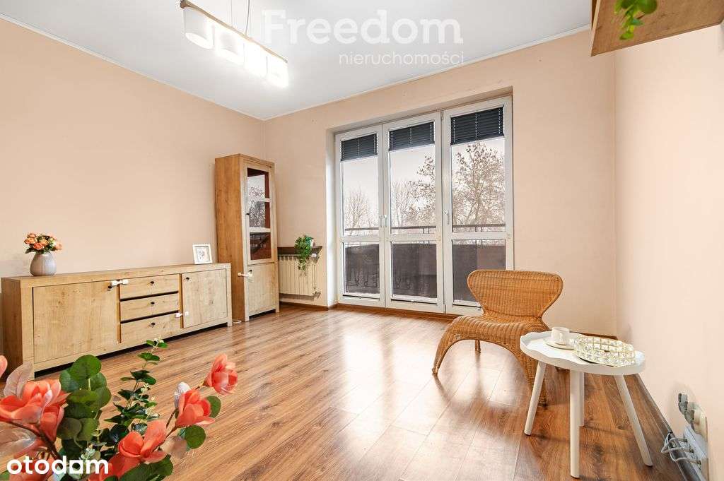 Na sprzedaż komfortowe M3 w spokojnej okolicy.-0