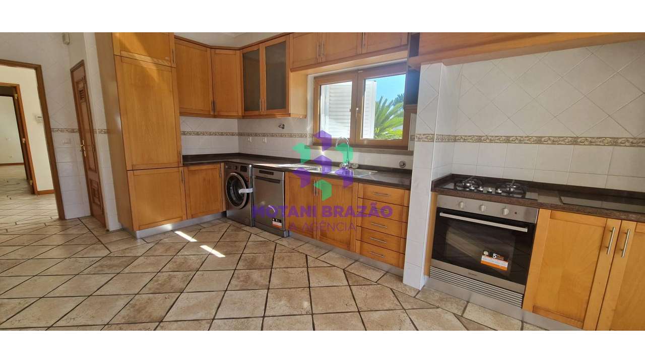 Magnífica Moradia Sesimbra c/Piscina-36