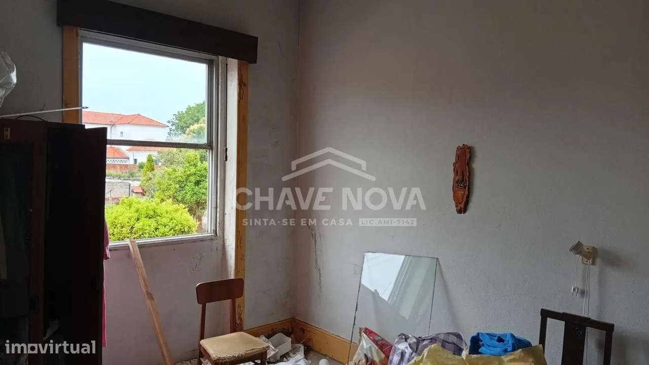 Moradia Isolada p/Recuperar em Valadares-13