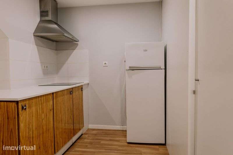 Aluguer estudio Av. D. Joao I Guimarães - Grande imagem: 5/8