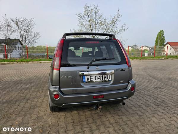 Nissan X-Trail 2.2 dCi Comfort - 10