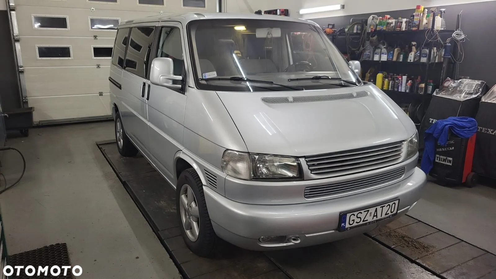 Volkswagen Multivan - 2