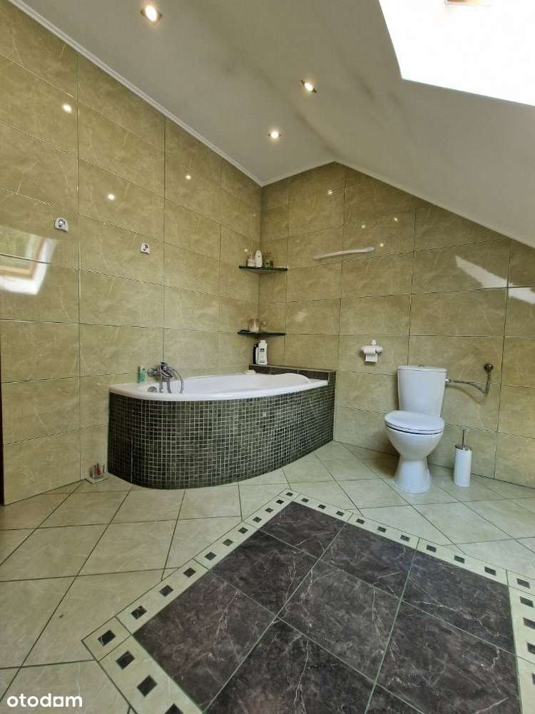 Przestronny dom - Do dużej negocjacji !!!-7