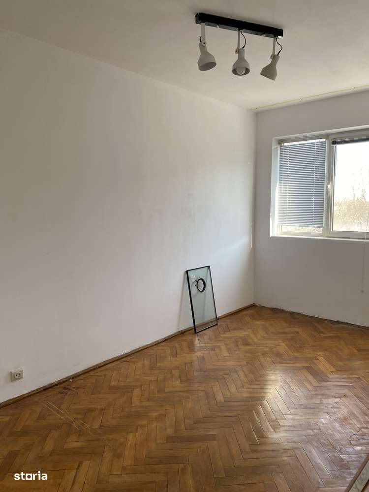 Agentia imobiliara VIGAFON vinde apartament 3 camere Nord-Cameliei - Imagine principală: 4/7