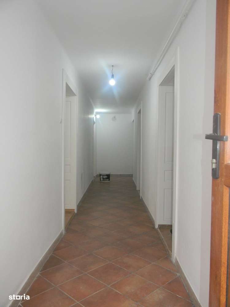 Vand apartament 3 camere, Centrul Civic, Str. Moldovei - Imagine principală: 2/7