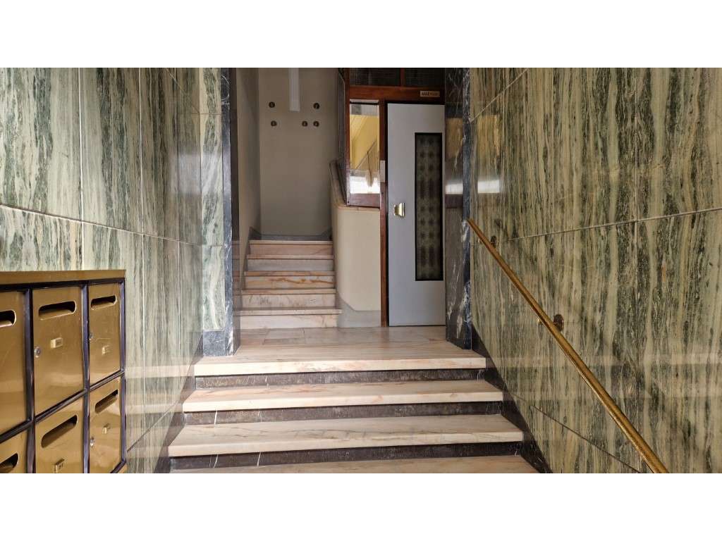 T1 em Santa Engrácia - São Vicente - Apartamento com Parqueamento e...-3