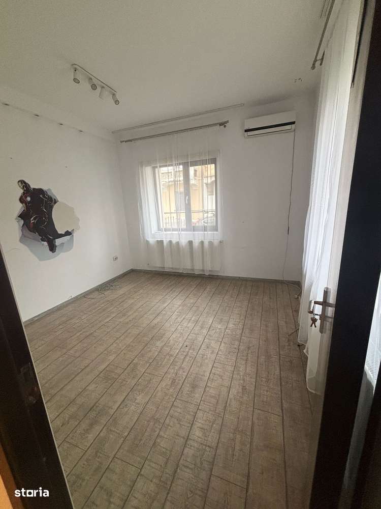 Casa cu 6 camere in zona Campus Palas-4