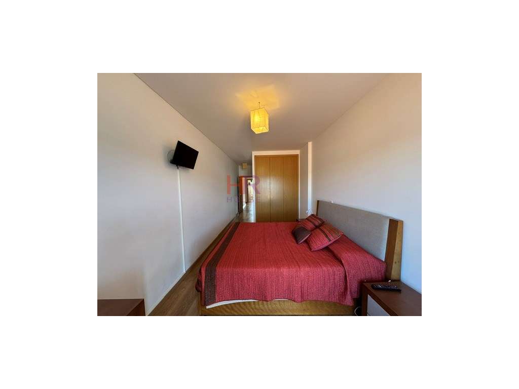 Quinta da Portela Vende-se T2 com garagem dupla.-25