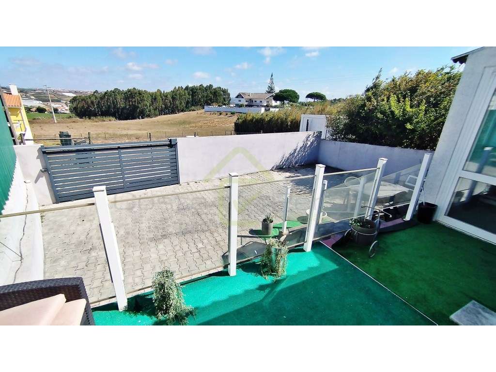 Moradia T2+2 a minutos das praias de Santa Cruz, Santa Rita e Porto...-14