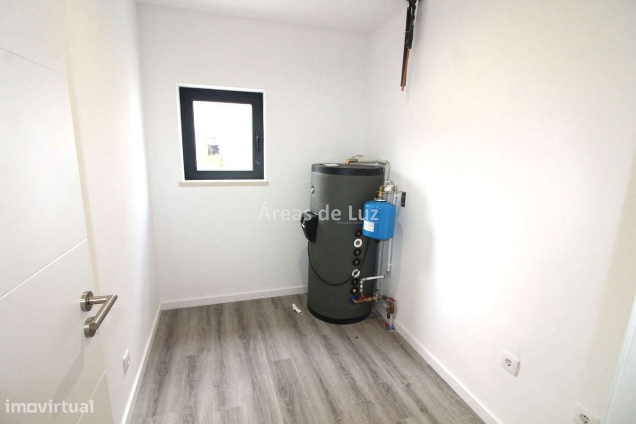 Moradia Unifamiliar T4 - Reguengo do Fétal-14