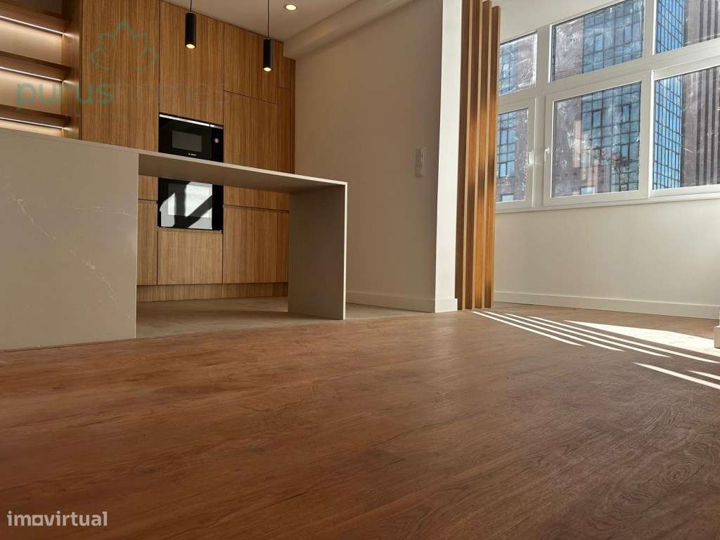 Apartamento T3 Remodelado no Campo Pequeno-5