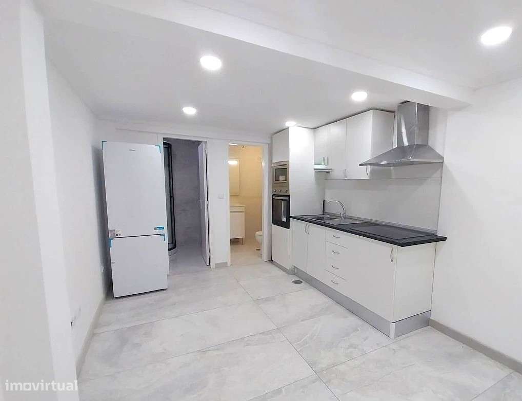 Loja T1 Venda em Corroios,Seixal - Grande imagem: 2/8