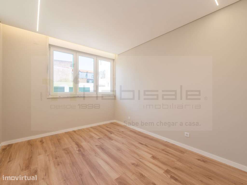 T3 Duplex, Totalmente Remodelado, com 135 m² | Murtal - Parede-19