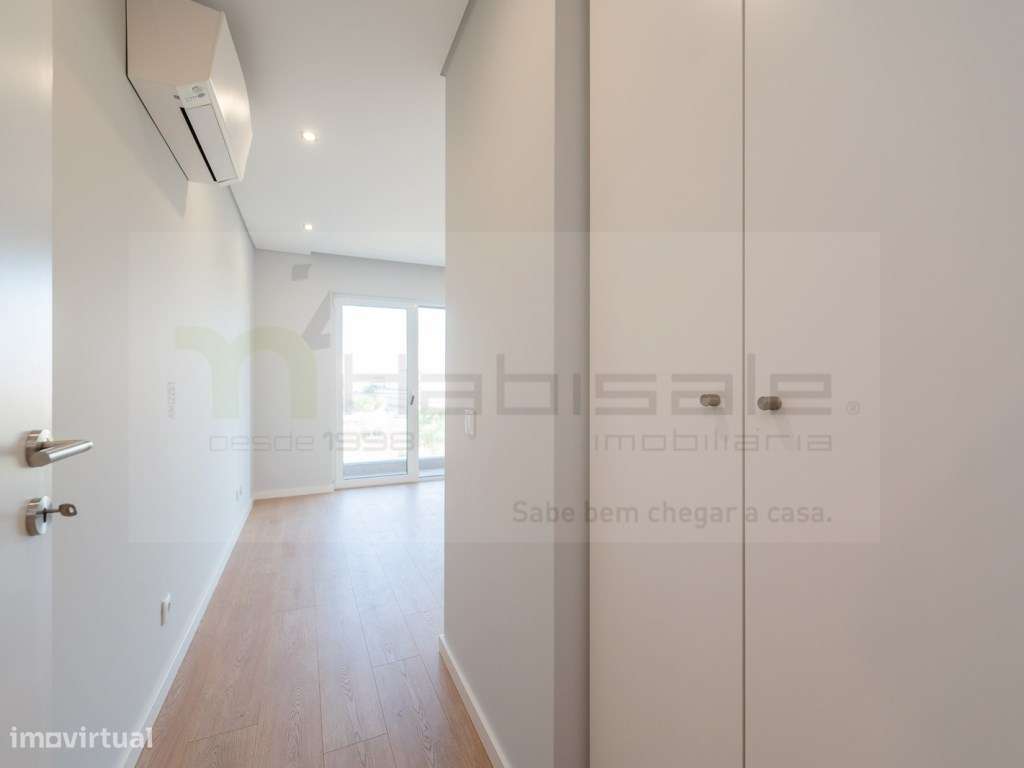 T3 Excelentes Acabamentos com Box Perto da Praia-13