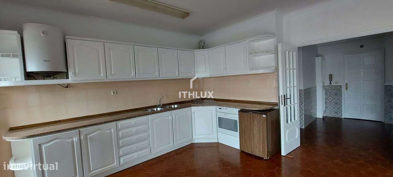 Apartamento T1 com Vista Mar, Elevador e Excelente Localização – Chafé - Grande imagem: 3/24