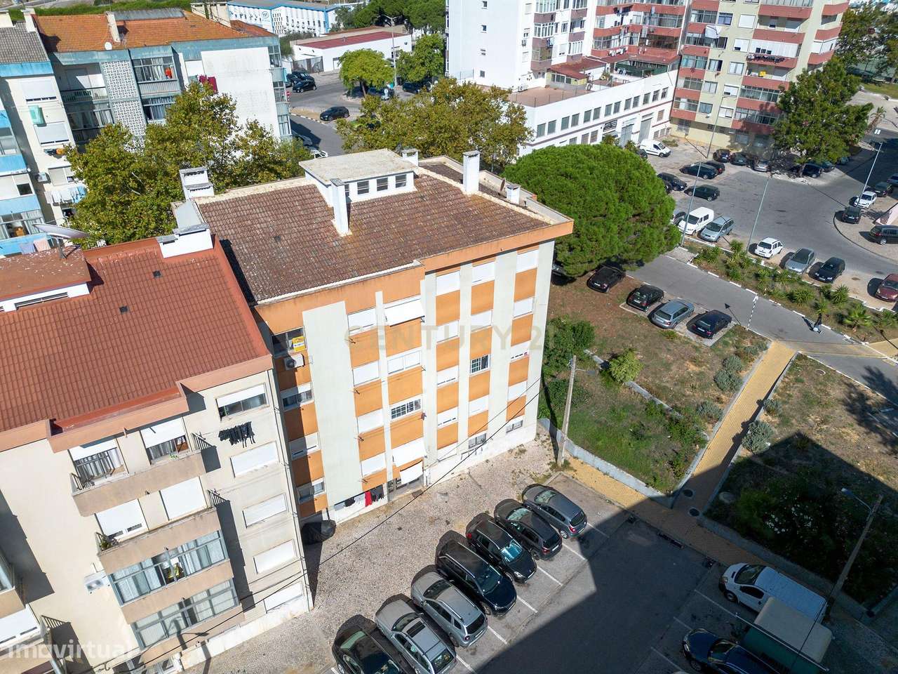 Apartamento T2 na Quinta do Rouxinol, Corroios-24