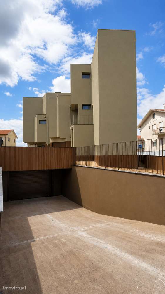 Moradia T3 NOVA, São Cosme | Garagem 2 ou + carros | Pátio + terraço-26
