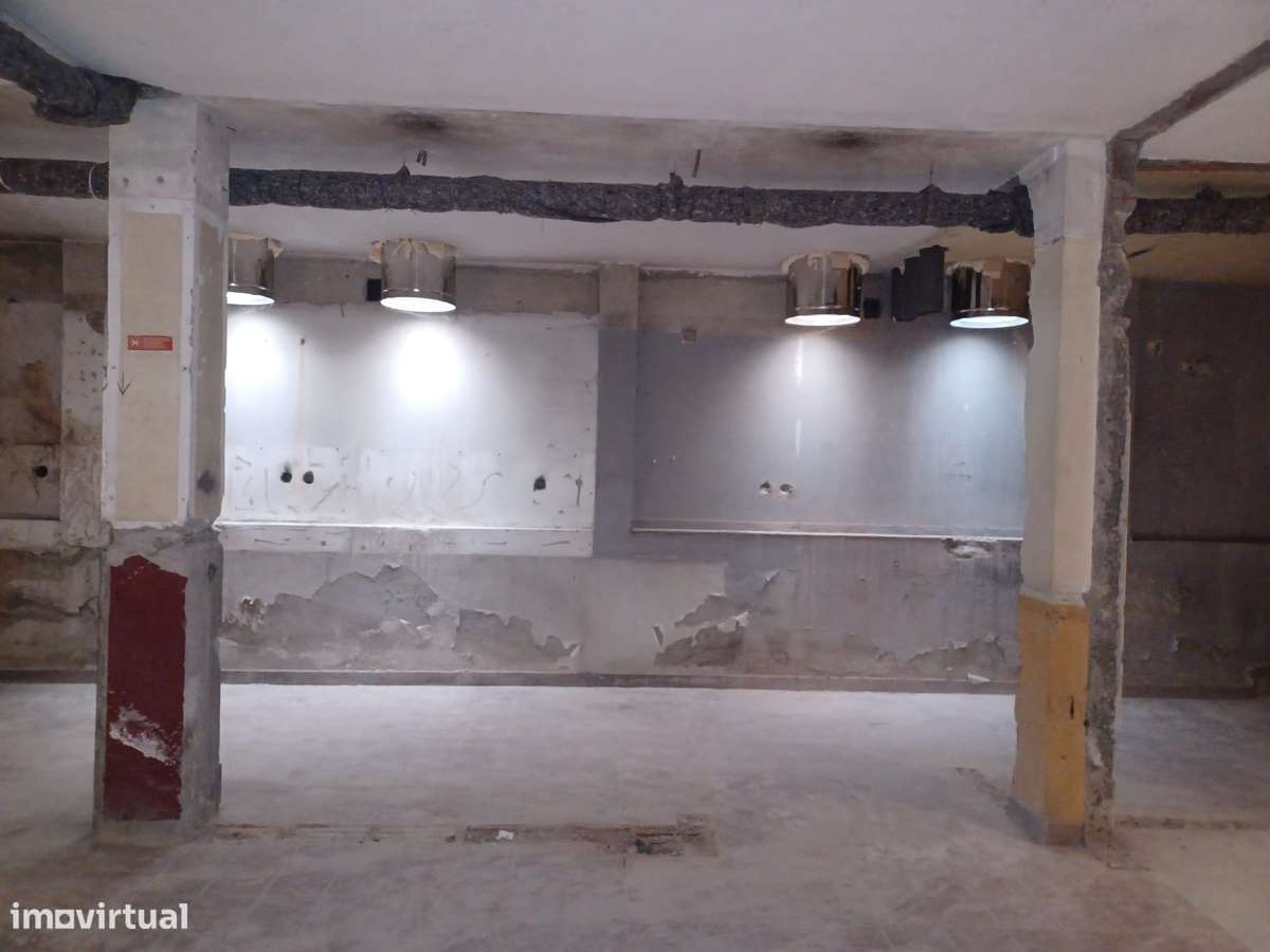Loja para arrendar em pleno centro da cidade - Zona do Pópulo - 150 m2 - Grande imagem: 4/13