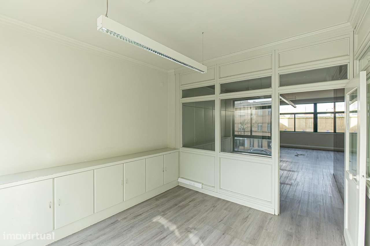 Escritório  Arrendamento,  92 m² em Matosinhos Sul na Av. da República - Grande imagem: 5/22