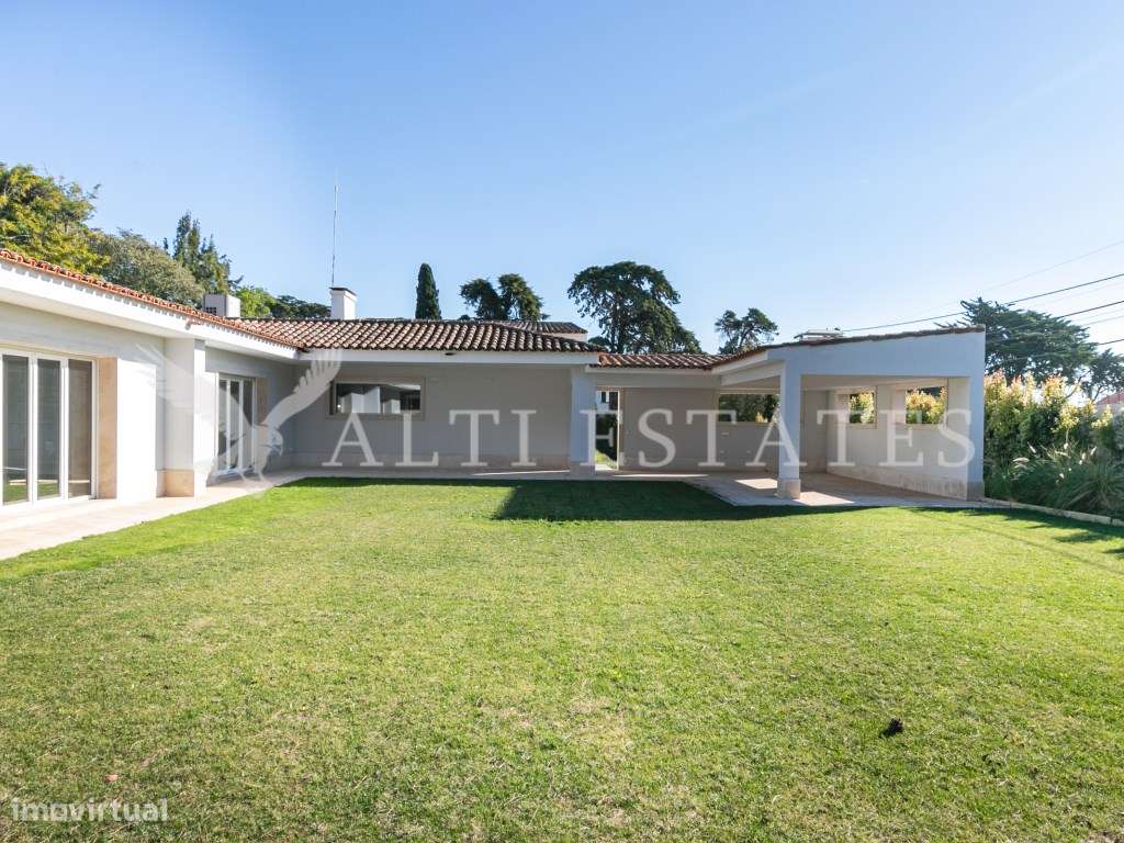 Deslumbrante moradia em zona nobre do Estoril-6