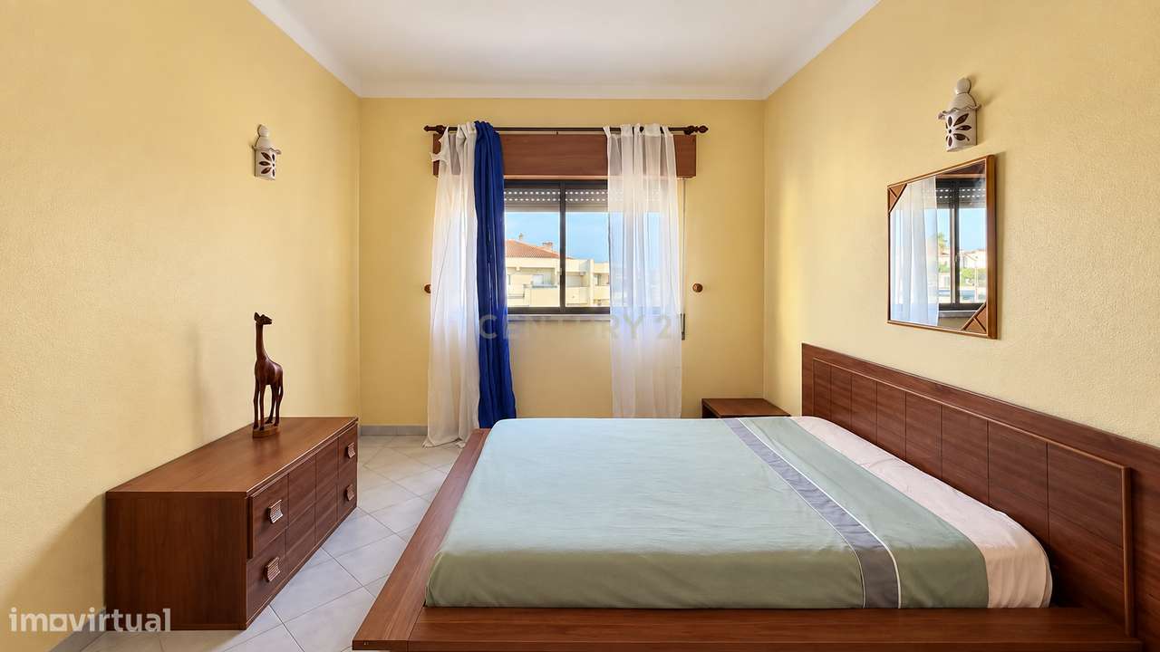Apartamento T2 com Piscina, Elevador e Varanda Virada a Sul | Albufeir-15