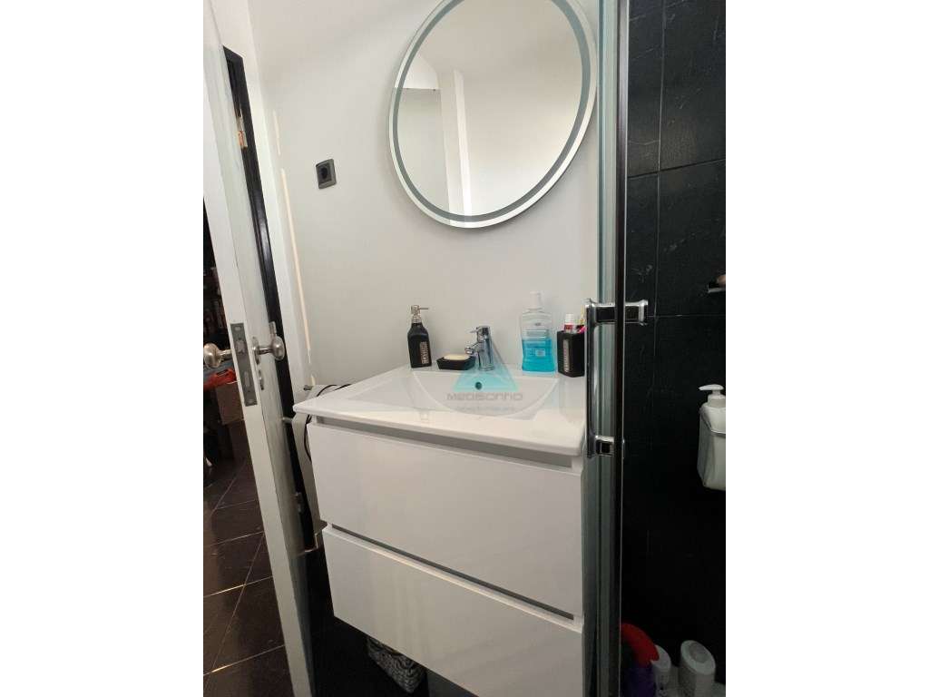 Apartamento T3 Paivas com melhoramentos 2º andar-16