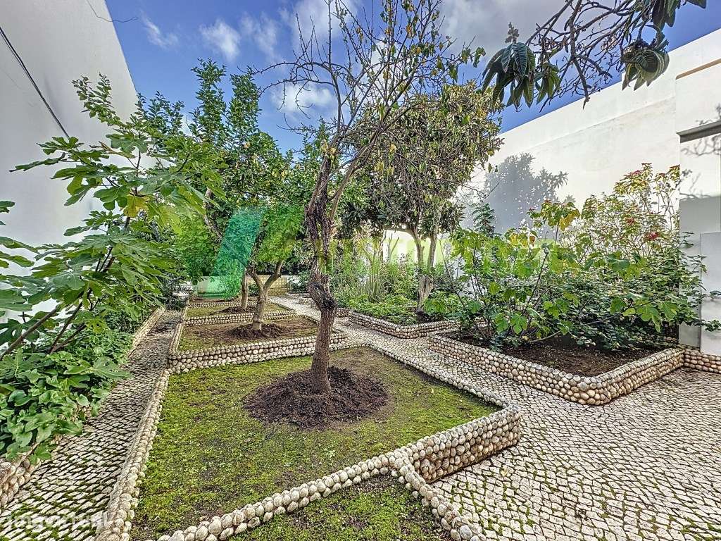 Moradia T4 Remodelada Centro de Portimão-0