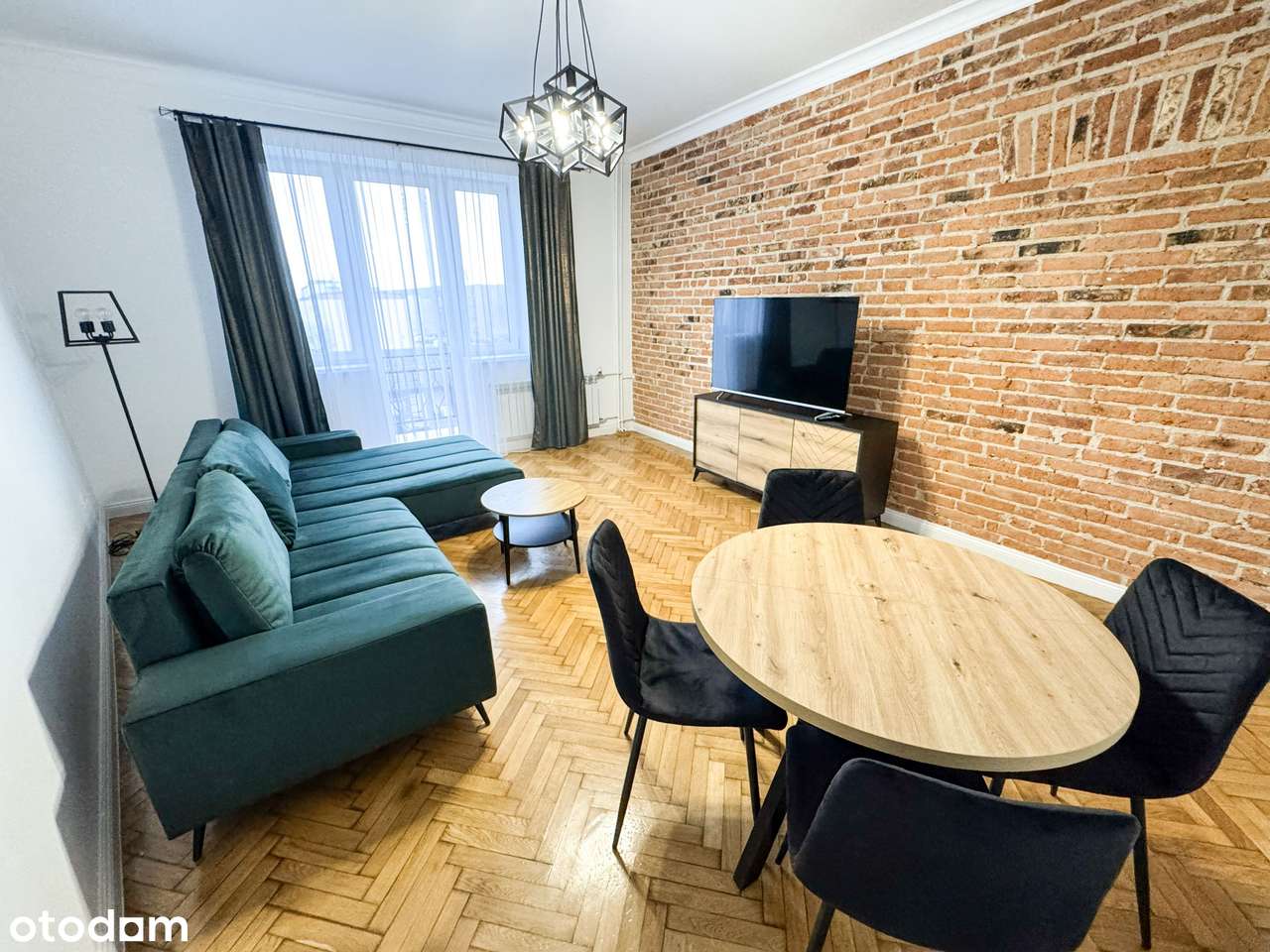 Komfortowy apartament w doskonałej lokalizacji - Pełny obrazek: 1/13