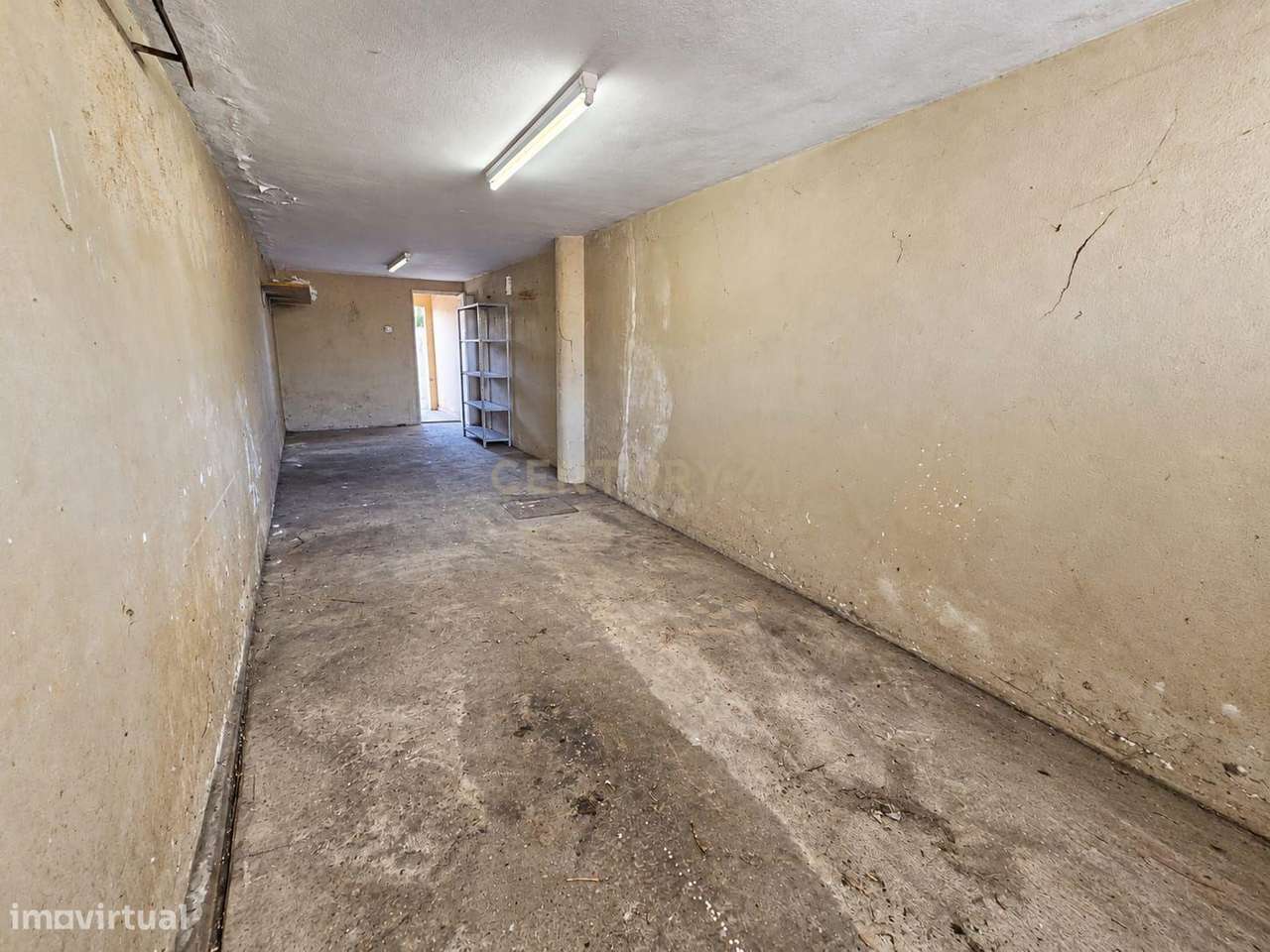 Moradia T3 com garagem, pátio e anexo, em frente ao Pingo Doce da Vend-14