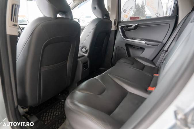 Volvo XC 60 D3 Geartronic Summum - 23