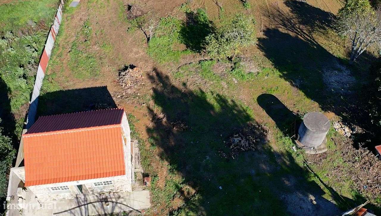 Anexo em pedra para restaurar num terreno de 4240 m2 - Grande imagem: 5/35