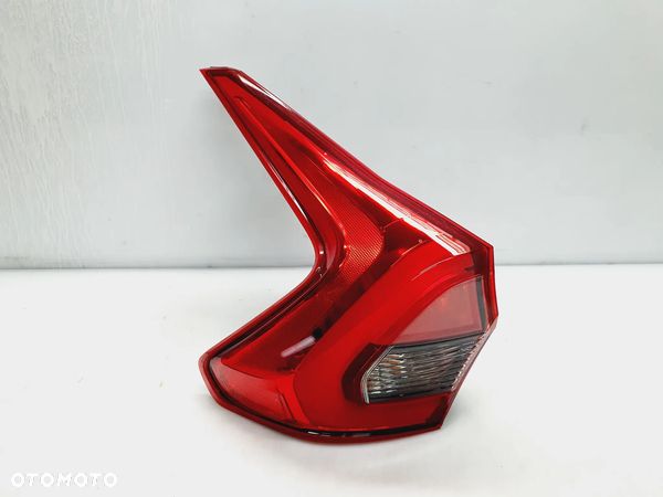 MITSUBISHI ECLIPSE CROSS 17r+ LAMPA TYL LED - 1