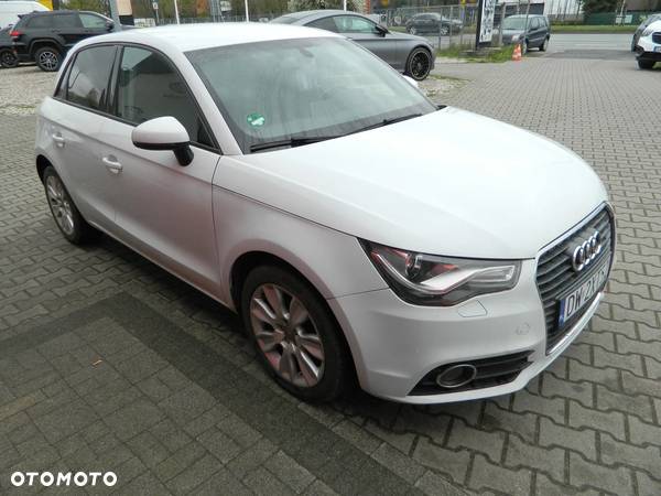 Audi A1 1.6 TDI Sportback S tronic S line edition - 1