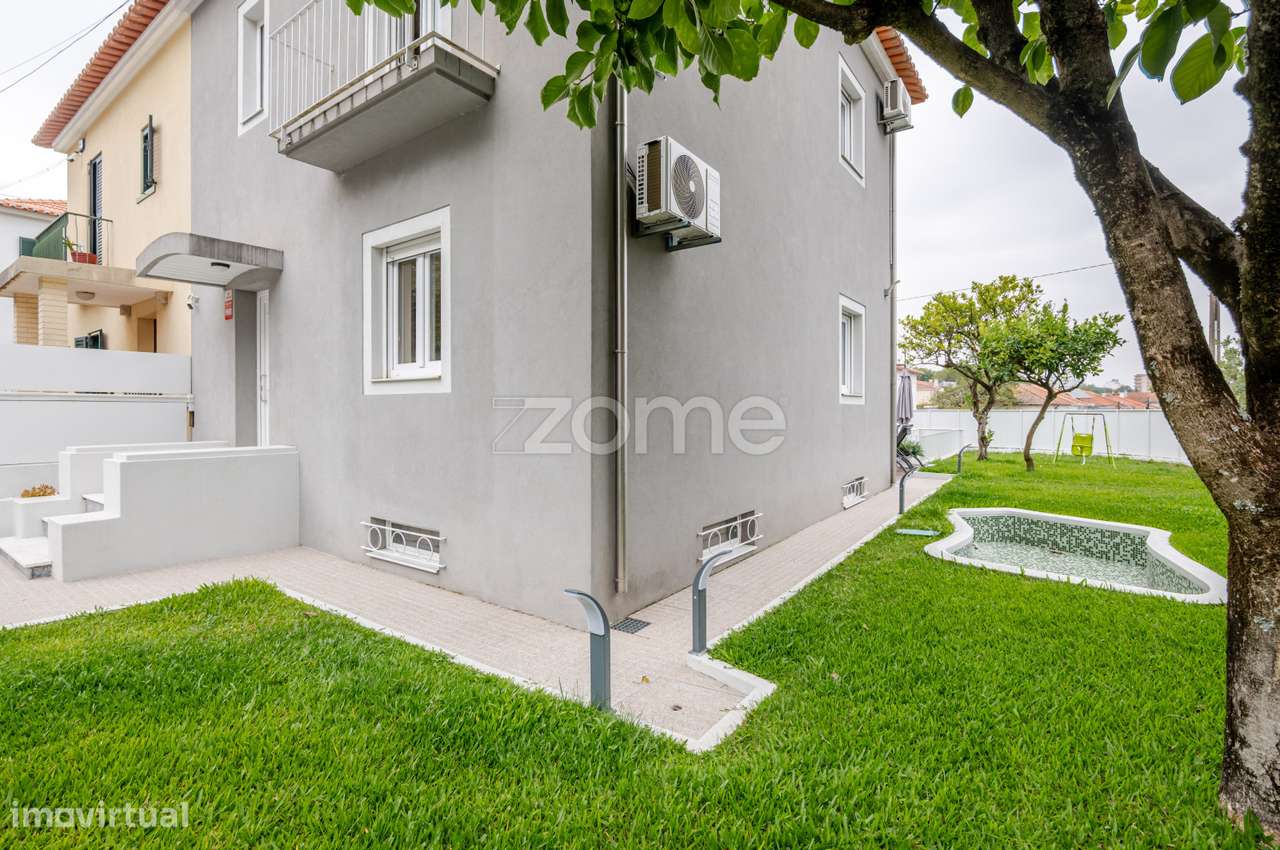 Moradia T3 renovada com jardim nas Antas-6