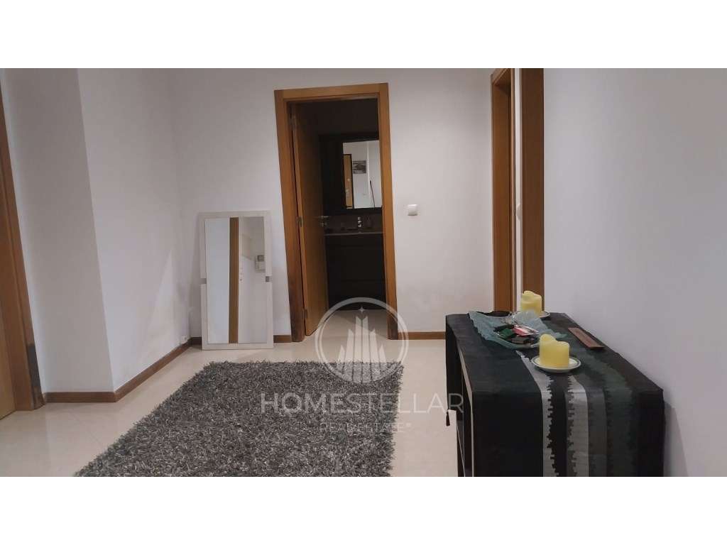 Apartamento T2 Atalaia com Arrecadação e Parqueamento-8