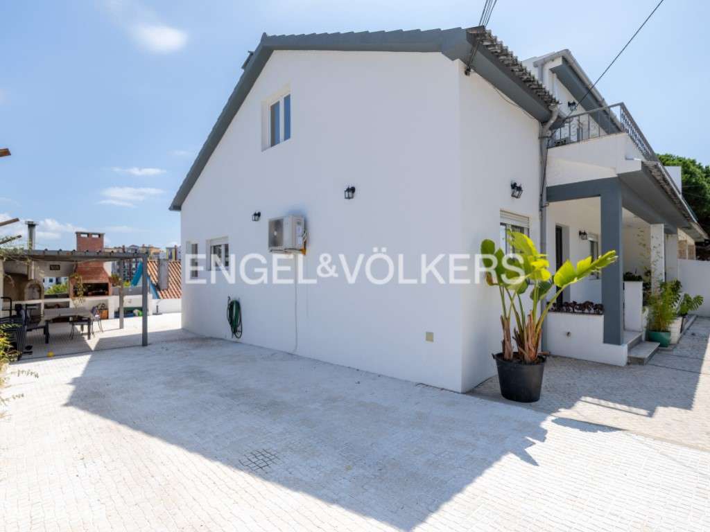 Moradia T4 totalmente remodelada - Quinta de Santa Teresa-30