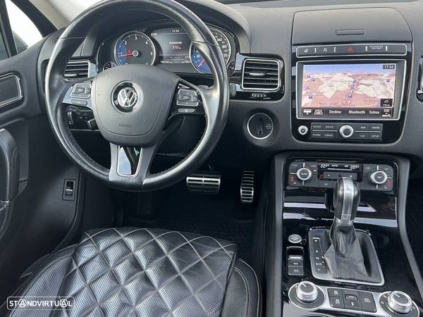 VW Touareg 3.0 TDI V6 Executive Edition - 19