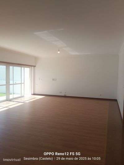 Moradia T4, localizada na zona da Cotovia, em Sesimbra-24