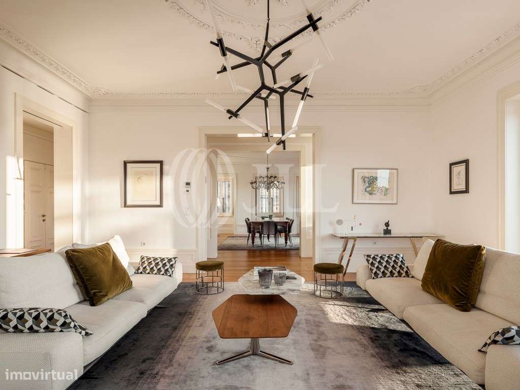 Apartamento T3+2 com jardim, em pleno Castelo, Lisboa-7