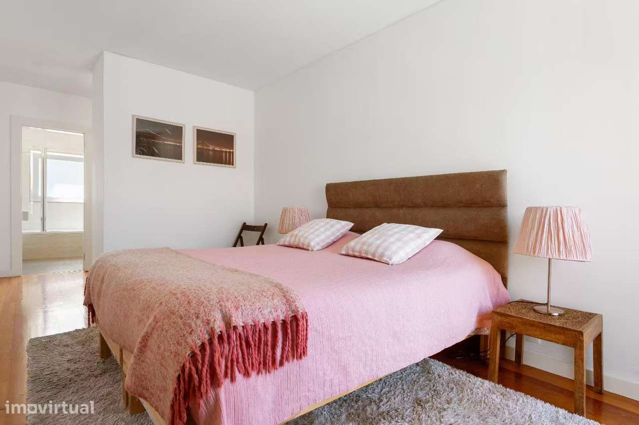 Excelente T3 no Bairro Alto com 2 lugares de estacionamento-7