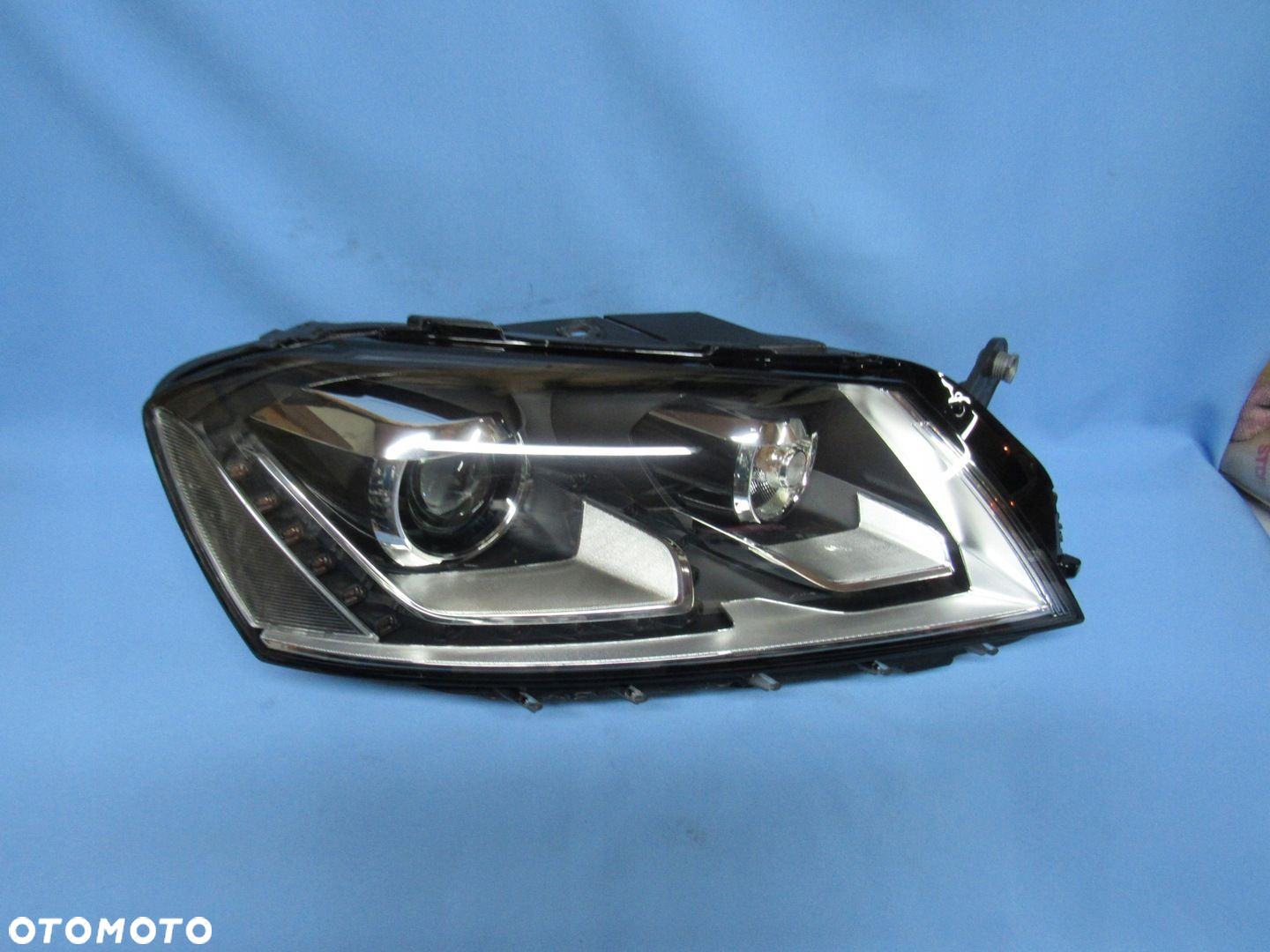 Prawa VW Passat B7 Bi-Xenon Skretny 19 Led EUROPA - 4